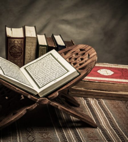 koran-holy-book-muslims-public-item-all-muslims-table_44074-502